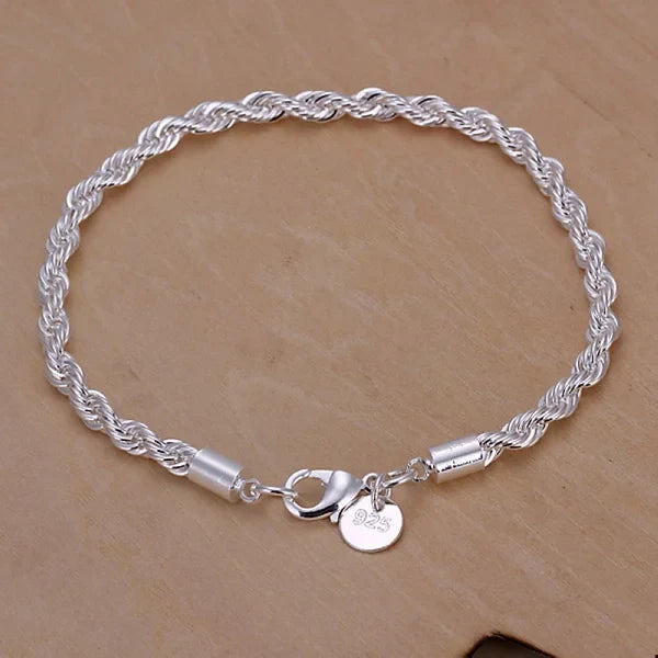 Chain-Link Fashion Bracelet