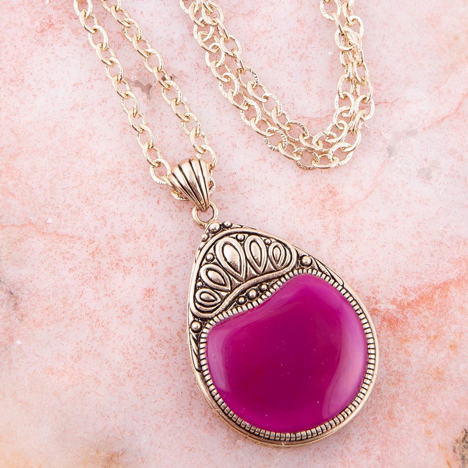 Flamenco Magenta Agate Pendant Necklace
